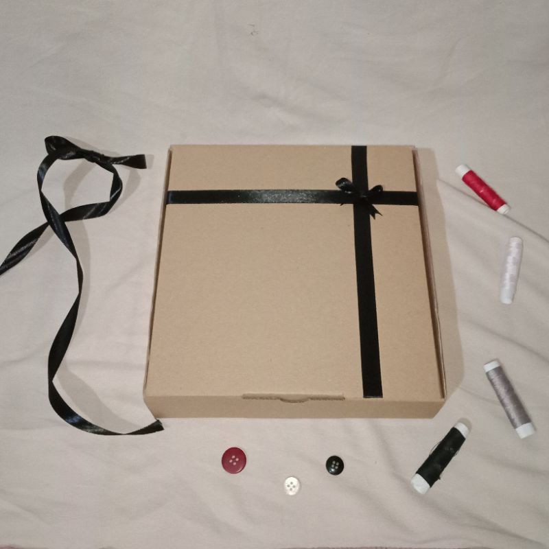 

GIFT BOX