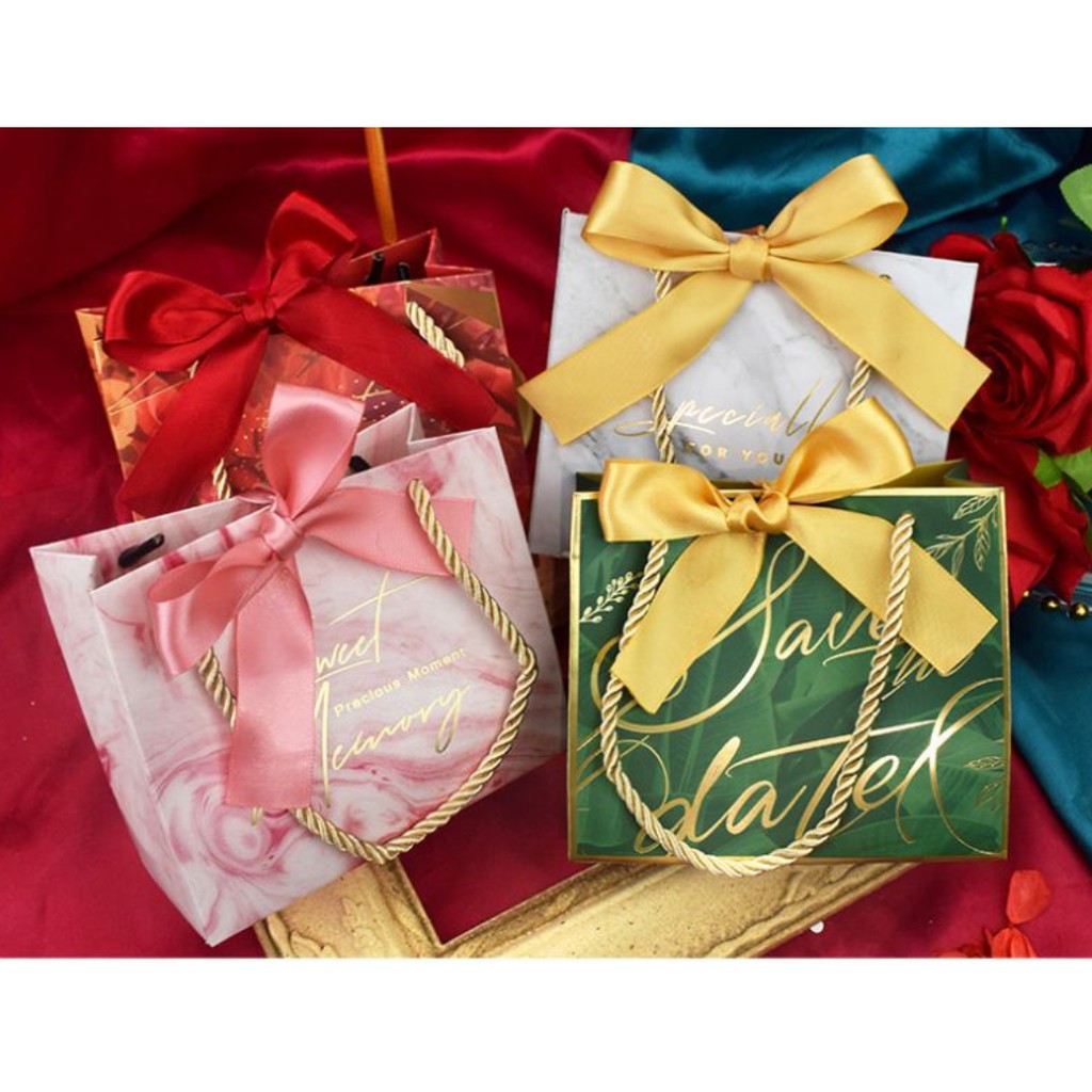 PAPERBAG WEDDING / PAPERBAG MOTIF CANTIK / PAPERBAG ULANG TAHUN / PAPER BAG NATAL