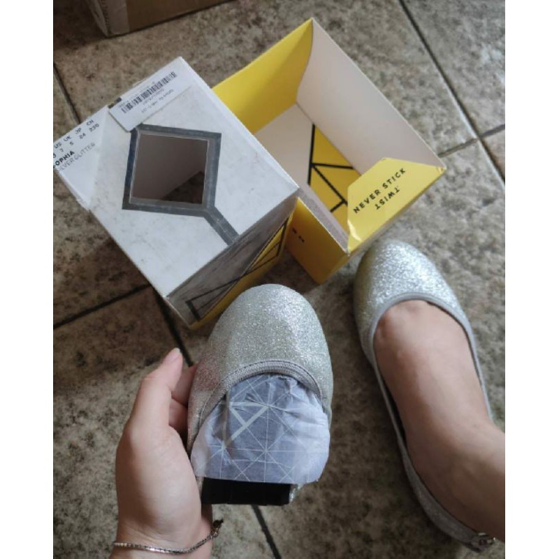 SALE ‼️Butterfly twists shoes