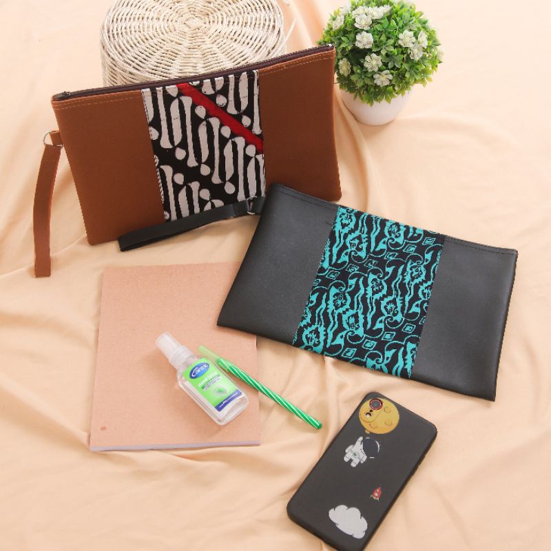 SOUVENIR BATIK Pouch