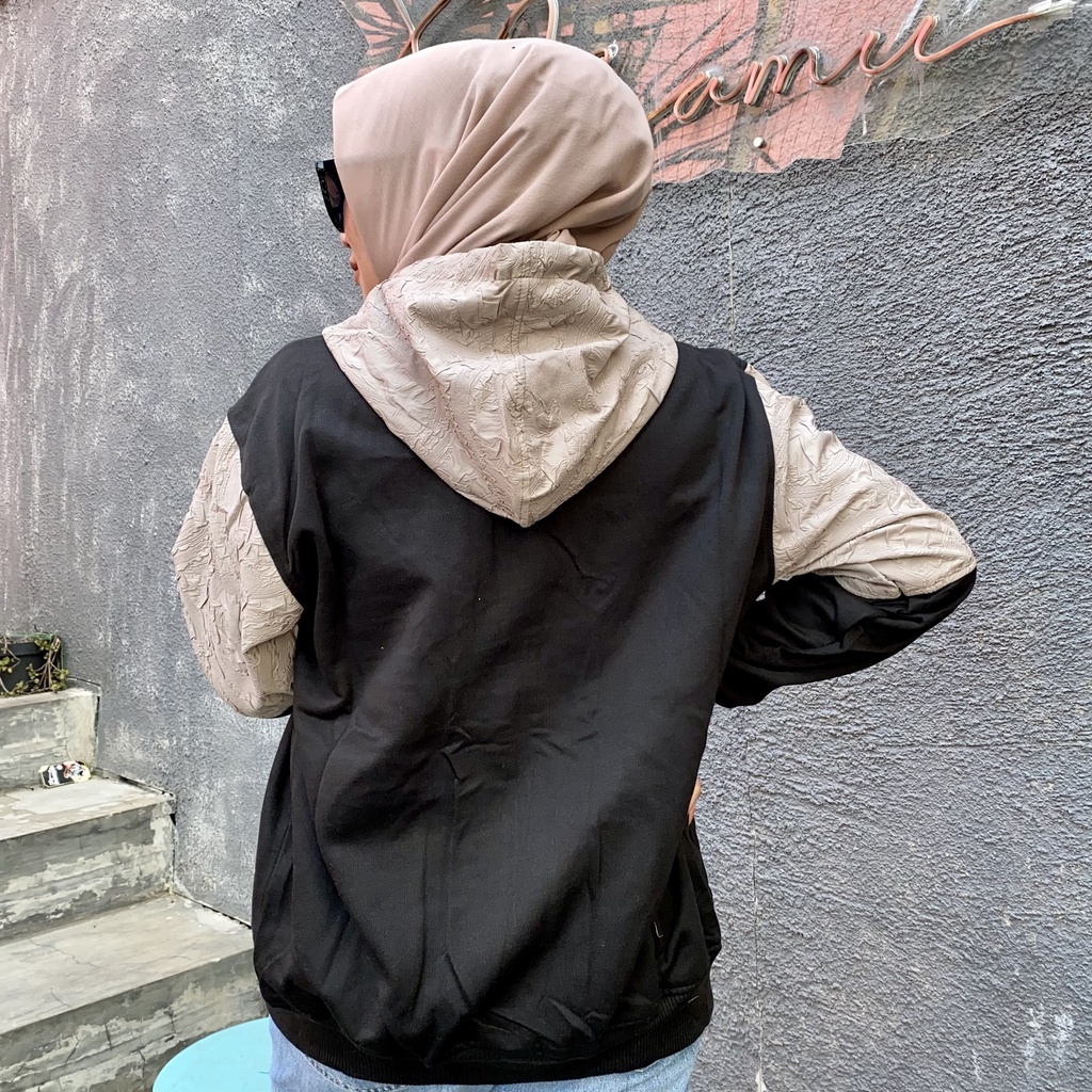 Jaket Sweater Zipper Bordir Kombinasi Qwilting HITAM SUPRE-M