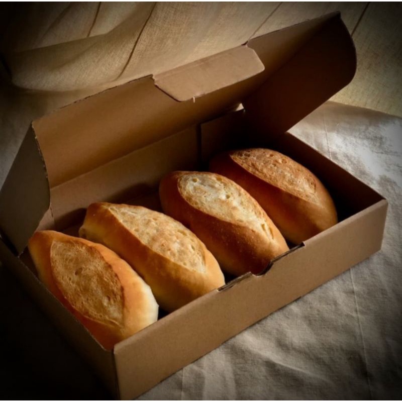 

Vietnamese Baguette Banh Mi Box 4pcs / Roti Vietnam Banh Mi box isi 4