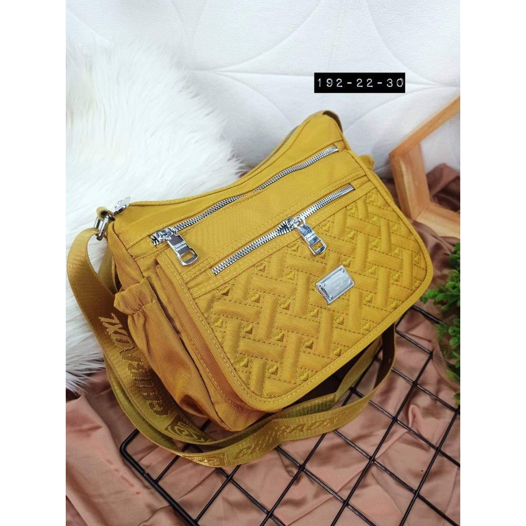 Tas selempang wanita Tas Chibao 192--22-30 Bahan kanvas Terbaru. Tas Chibao Best Seller Tas Wanita Terbaru Bisa bayar ditempat.!!!!