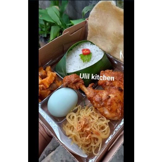 

Nasi lalapan Ayam bakar arang Ulil kitchen