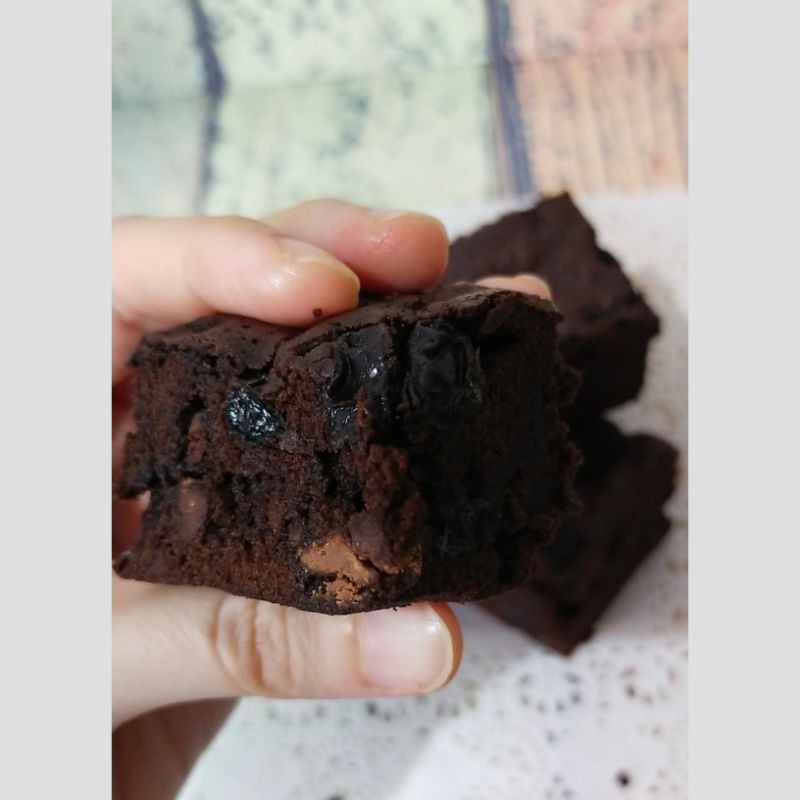 

Brownies Rhum Raisin (tanpa alkohol) 20x10cm