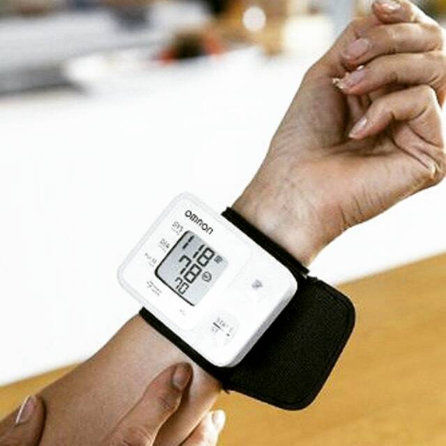 Alat Tensi Darah Digital || OMRON HEM-6121 || Wrist Arm