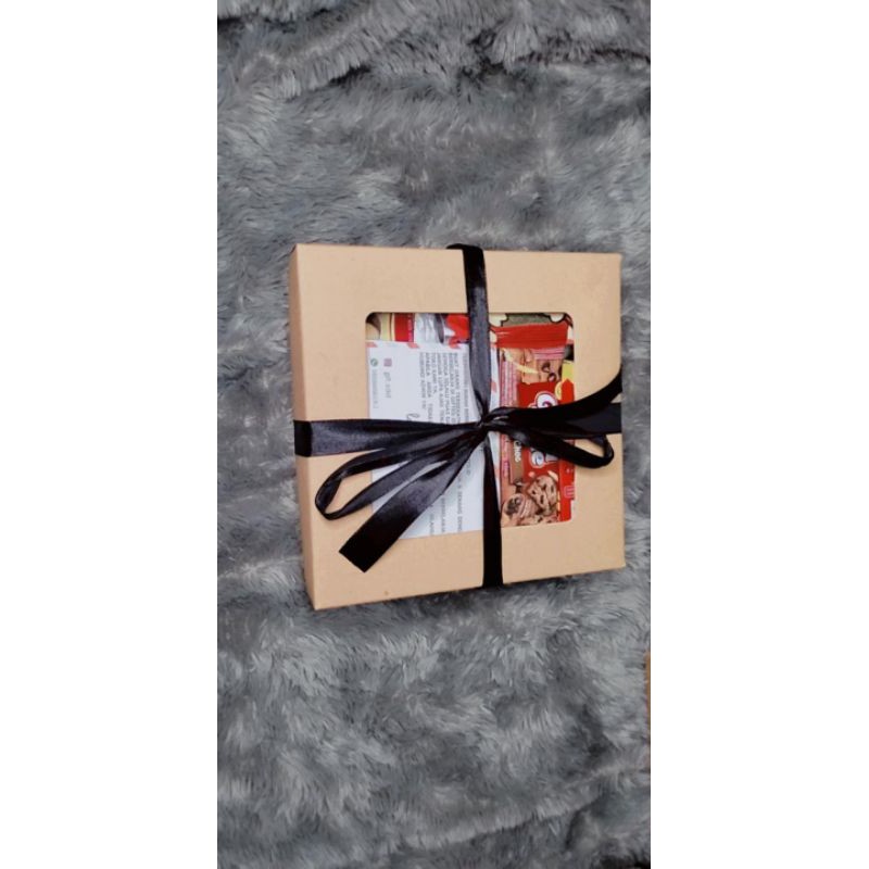

hampers murah /kotak hadiah/gift box snack