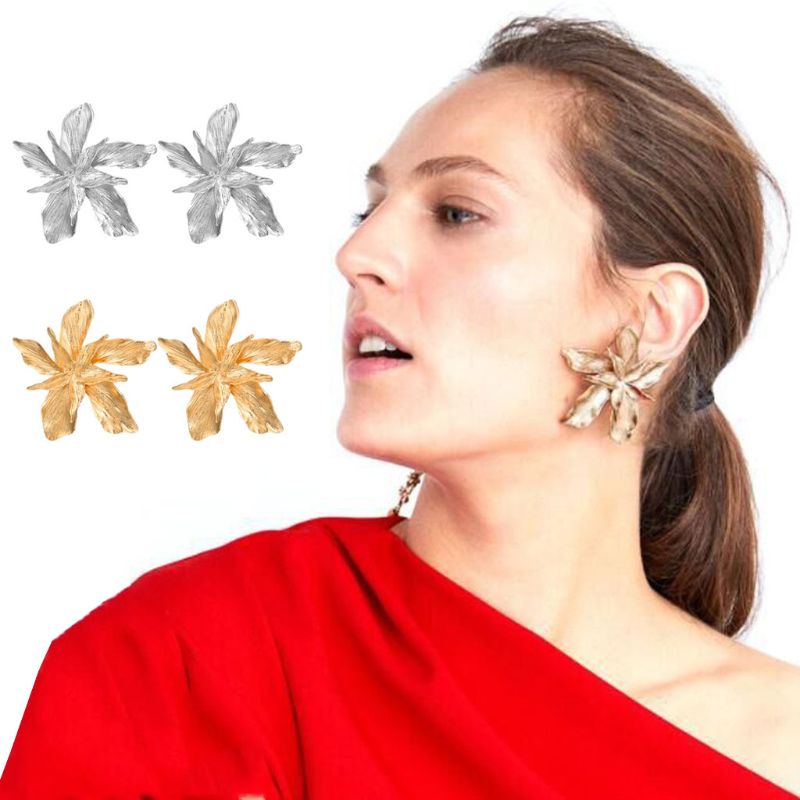 SIY  Metal Big Golden Flower Dangle Drop Earrings Oversize Floral Statement Pendant Earrings For Women Ladies Fashion Jewelry
