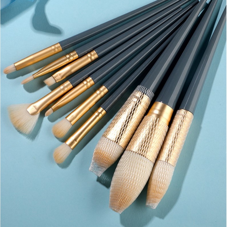 10pcs / Set Brush Kabuki Bulu Halus Untuk Makeup Foundation / Blush On / Bedak / Eyeshadow