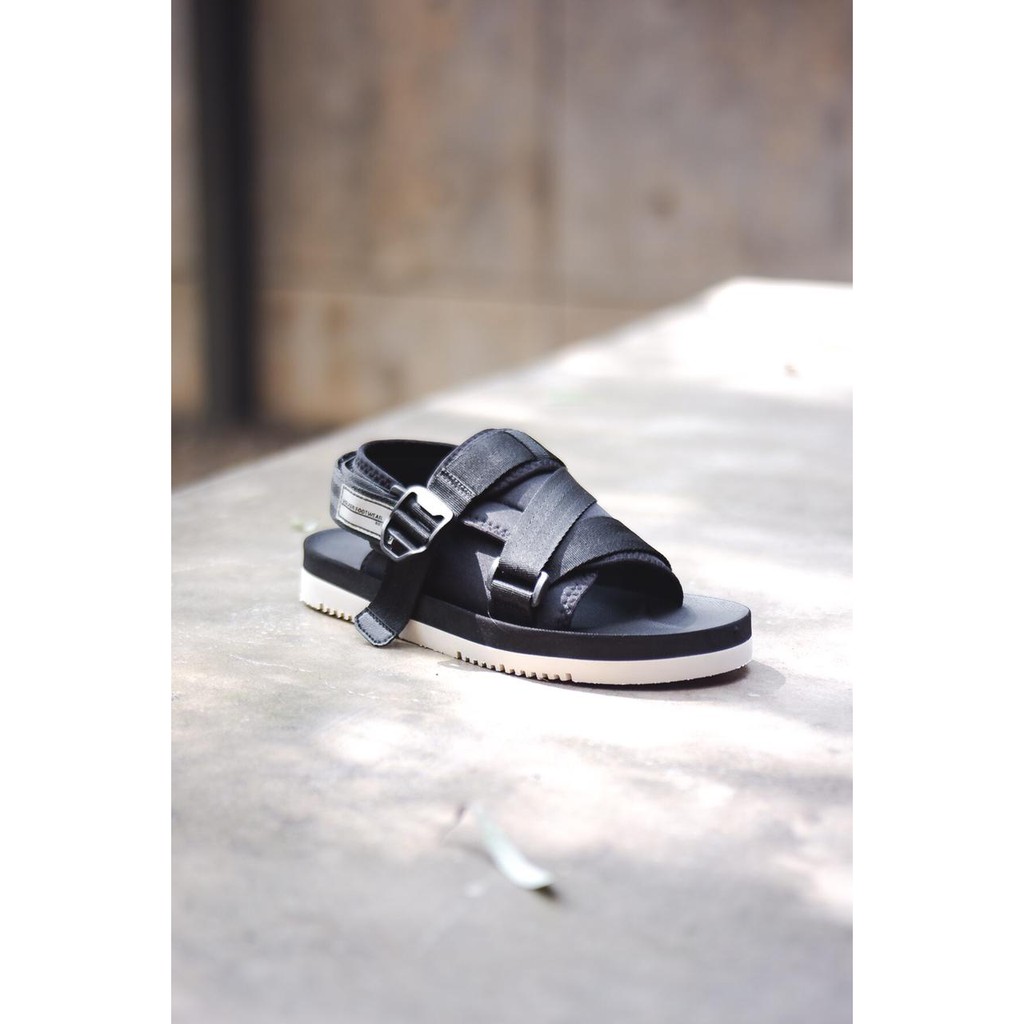 SANDAL KASUAL PRIA WANITA VOLKERFOOTWEAR ARTIKEL MOCK UP BLACKWHITE SOLECUTE