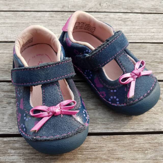 Sepatu anak perempuan (Stride Rite)
