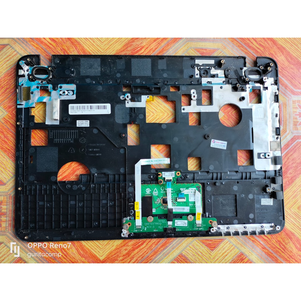 Casing tengah Toshiba L 745