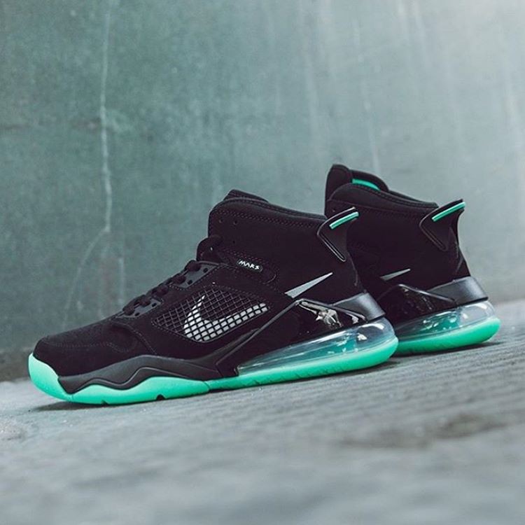 Sneakers Nike Air Jordan Mars 270 Green Glow Premium Original