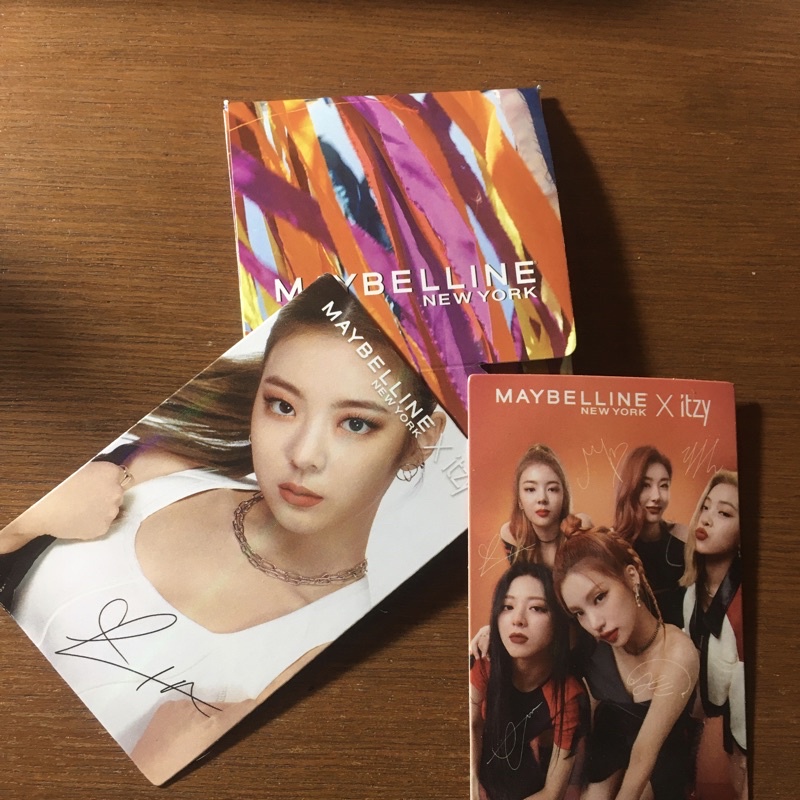 maybelline x itzy photocard | lia pc, group pc