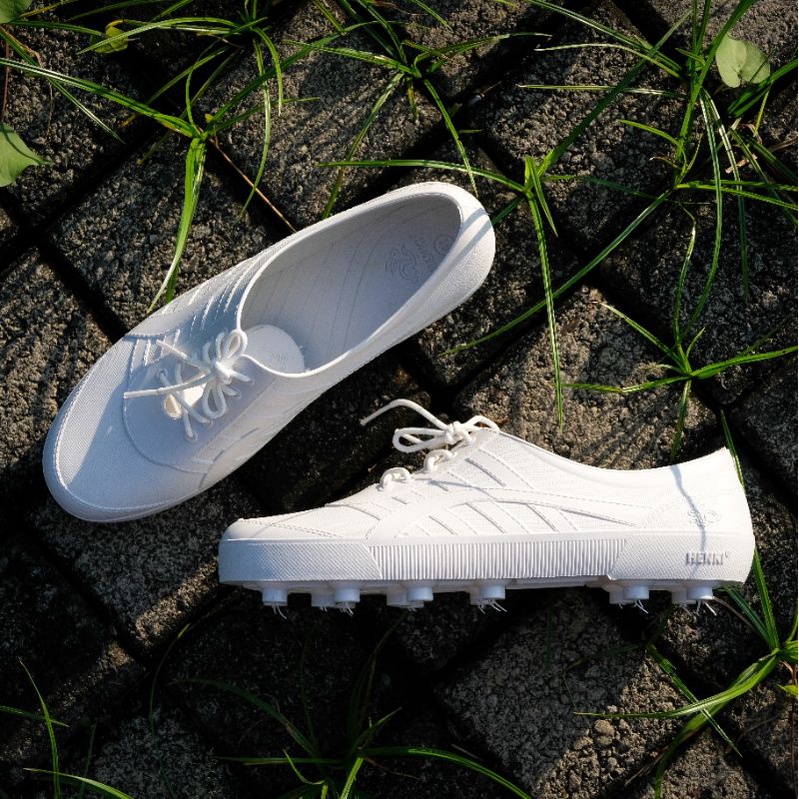 SEPATU BOLA putih | HENKI soccer shoes pole pool pul duri ringan lentur anti air sawah kebun sawit cod