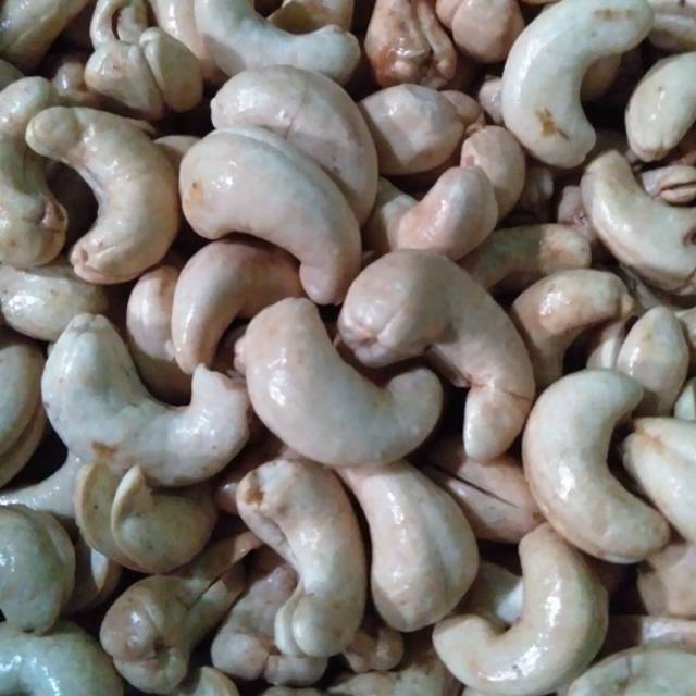 

kacang mete mentah/goreng