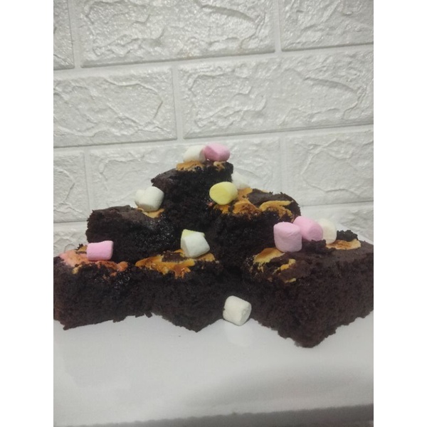 

BROWNIES PANGGANG MARSHMALLOW