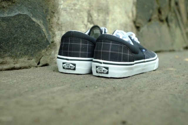 vans era woven plaid
