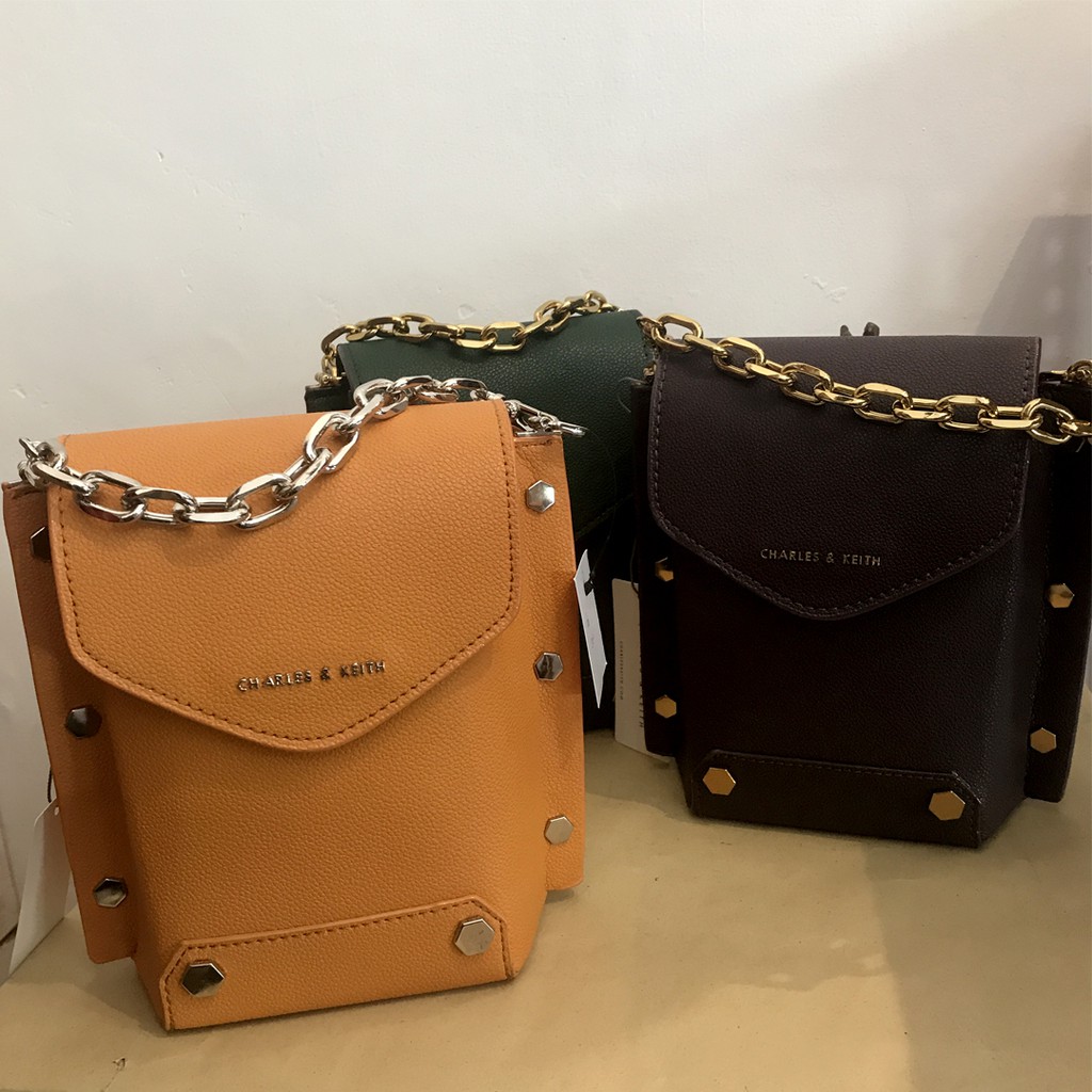 Tas Selempang bahu wanita mini unik Charles and Keith / Woman Stud Detail Chain Sling Bag Original