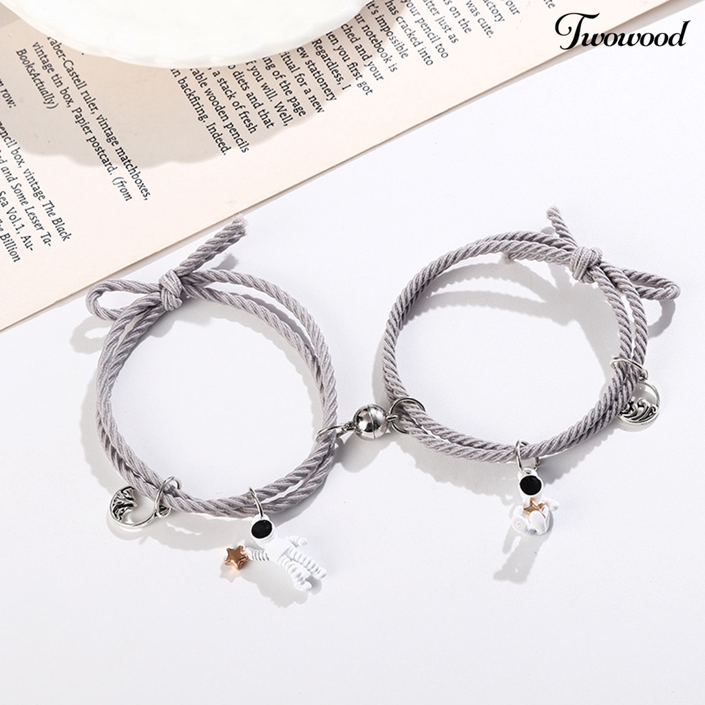 Twowood 2Pcs Exquisite Bracelet Magnetic Adsorption Alloy Adorable Spaceman Pendant Fashion Bracelet for Girls