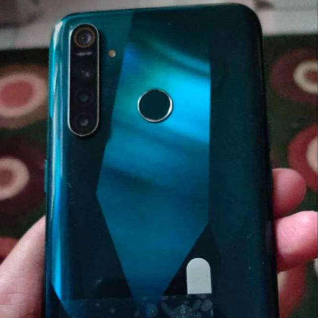 JUAL HAPE REALME 5 PRO 4/128 fullset no minus no lecet
