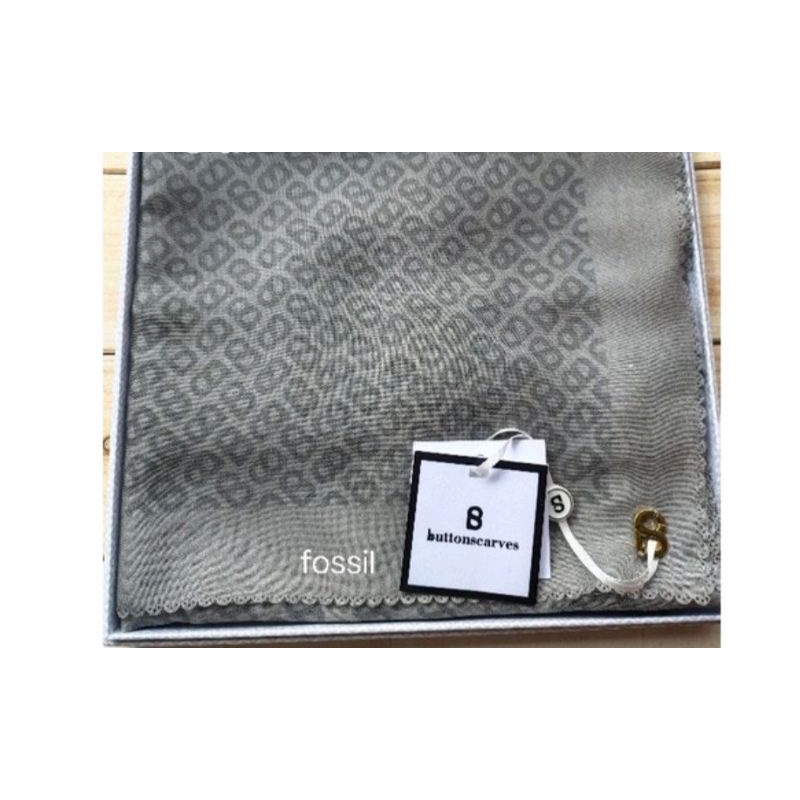 Preloved Buttonscarves Tapis Fossil