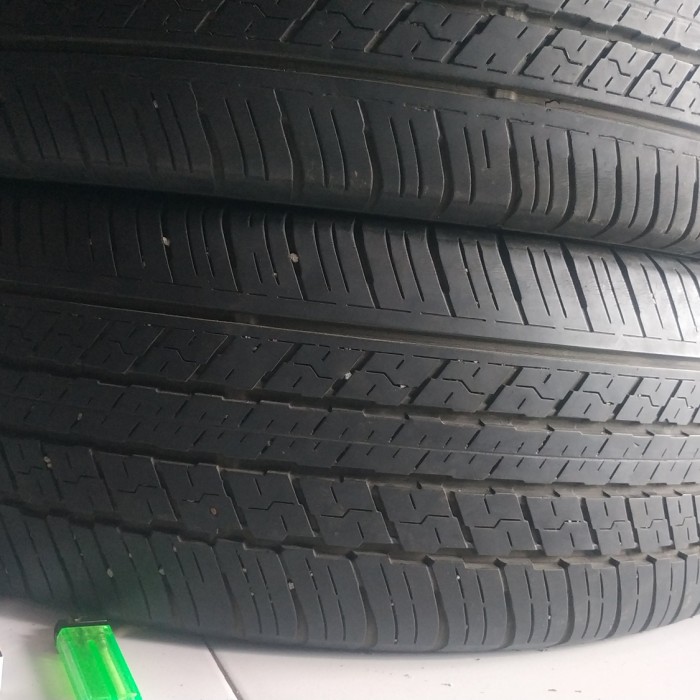 Ban mobil 225/60 R18 bekas