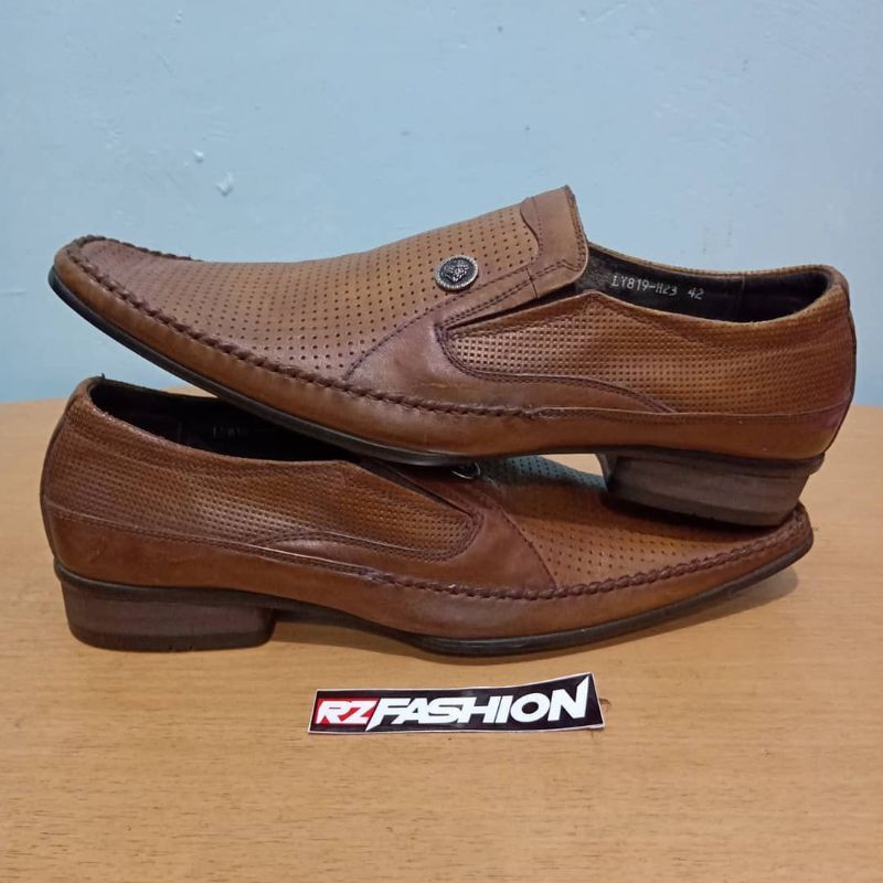 sepatu Versace kulit second ori