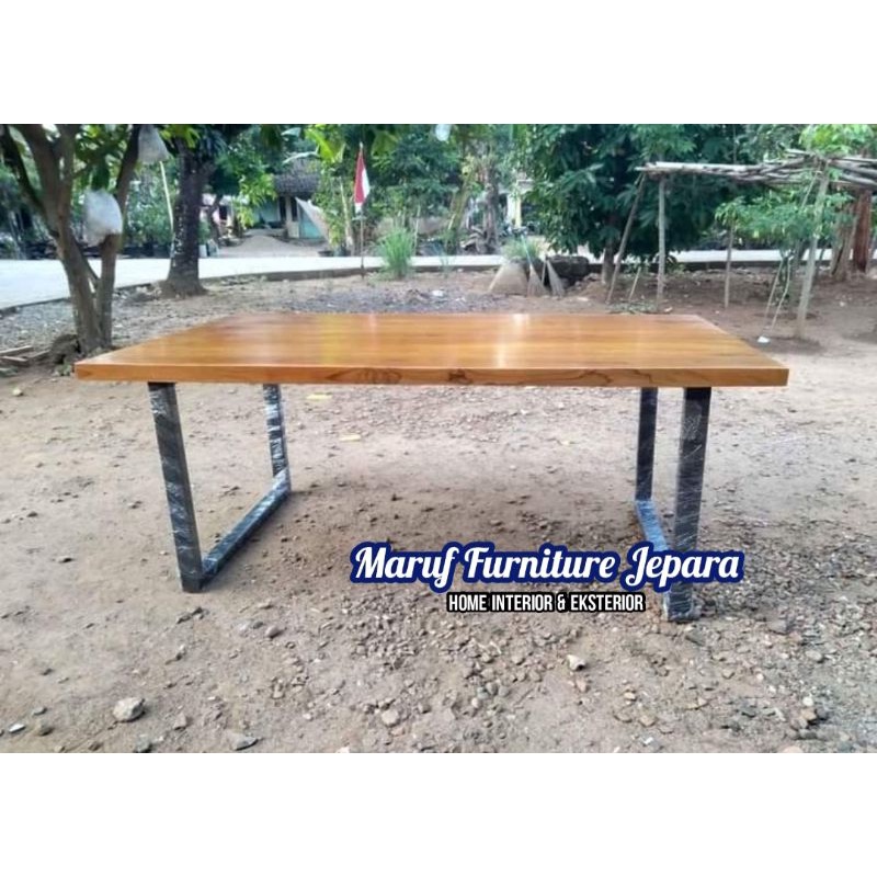 Meja Makan Minimalis Kaki Besi