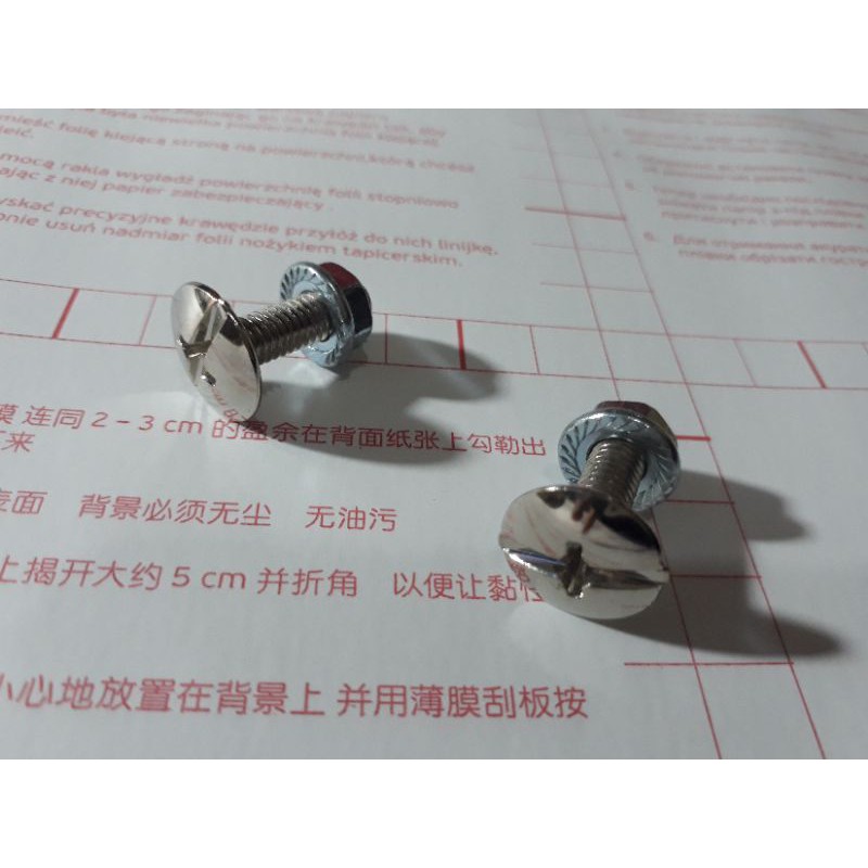 baut helm plus mur dalam