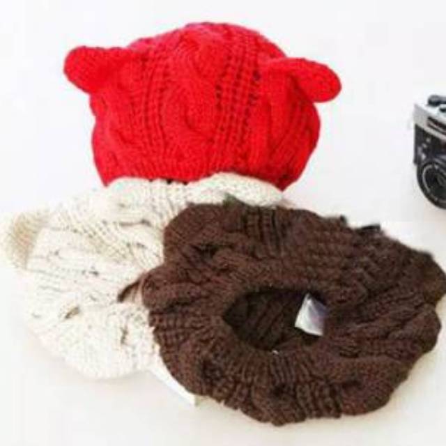 Topi Kupluk Beanie Kuping Kucing Crochet