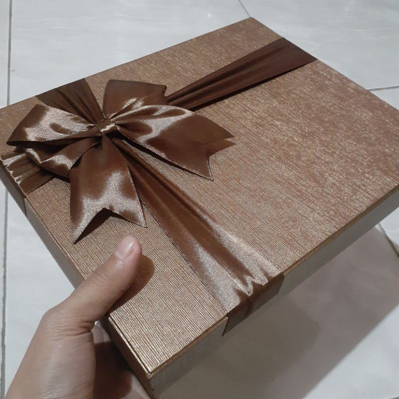 GIFTBOX CANTIK WARNA COKLAT GOLD PITA DARK BROWN HARDBOX KOTAK KADO HADIAH ISTIMEWA