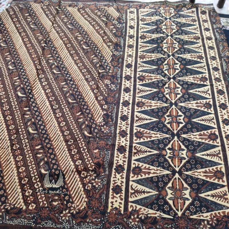 Sarung Batik Tradisional Lar Gurda