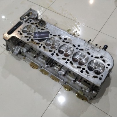 Original BMW cylinder head e39 m54b30