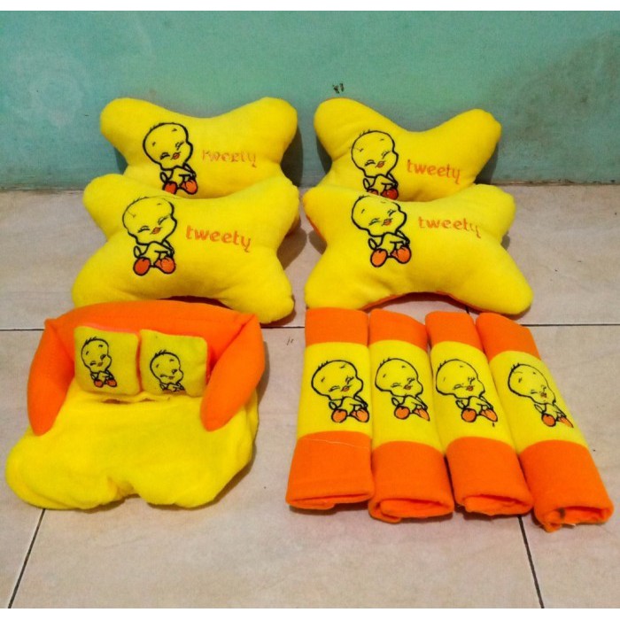 Bantal Mobil Tweety Kuning Isi 4 Bantal Headrest Tweety