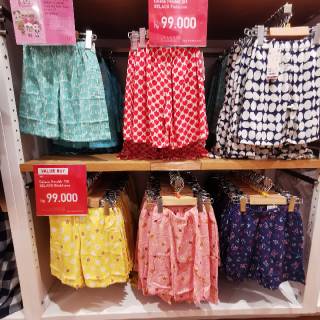  Uniqlo  SALE Celana  relaco anak Shopee Indonesia