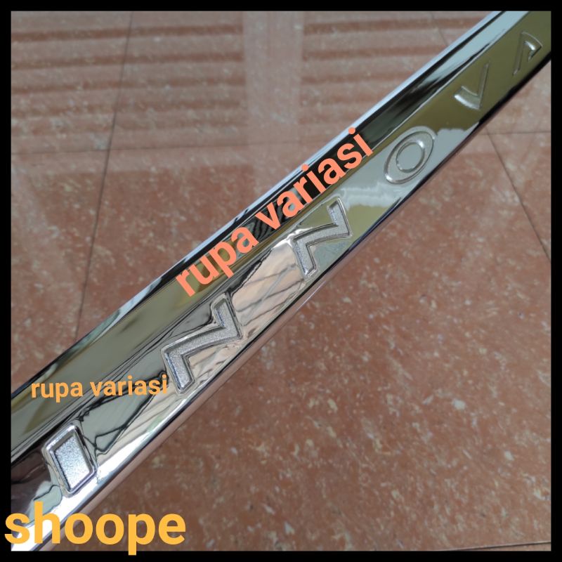 list lis trundlite pintu bagasi belakang toyota Innova Inova new 2010 2011 chrome CROME tempel