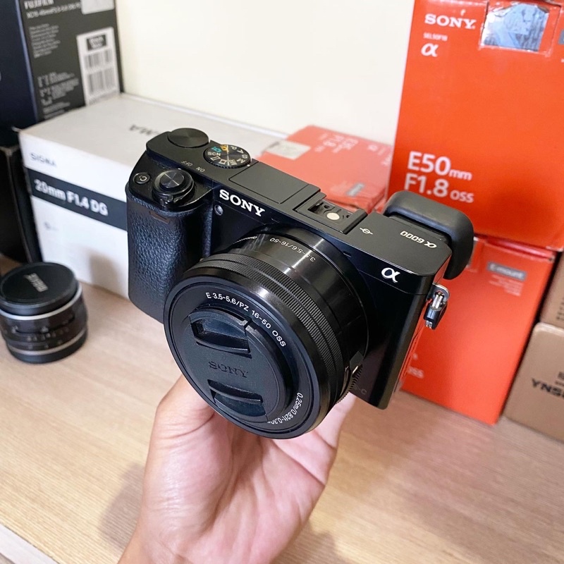 KAMERA MIRORRLESS SONY A6000 WIFI MULUS SEPERTI BARU - SONY A6000 LAYAR FLIP GOOD CONDITION - MIRORL