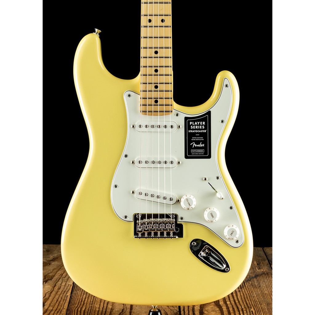 FENDER PLAYER STRATOCASTER STRAT MAPLE NECK BUTTERCREAM