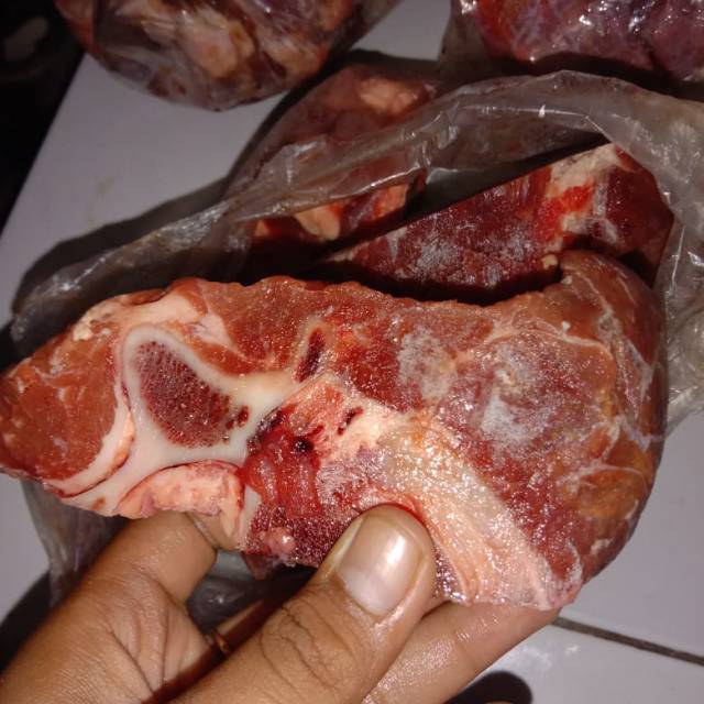 

Tulang leher sapi (Neckbone) SUPER