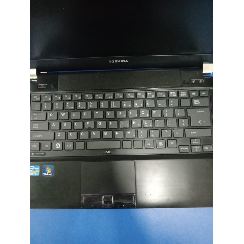 Toshiba R830 R732.. core i3 gen 3. SSD 128 camera wifi slim mulus