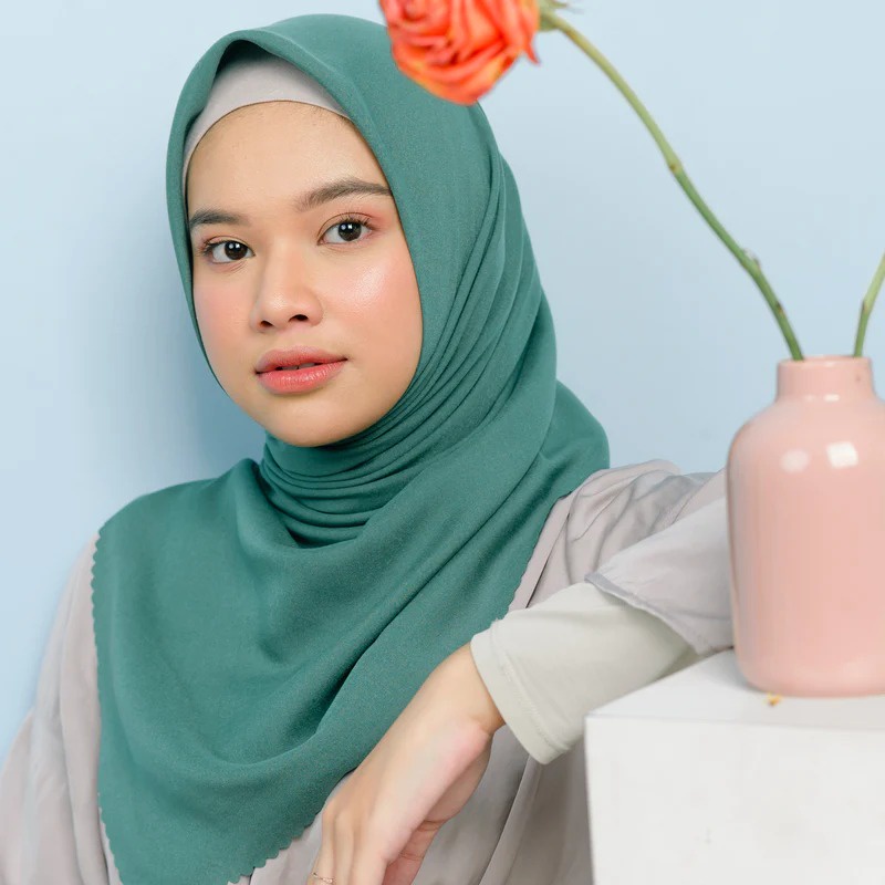 Daily Hijab Bella Lasercut / Kerudung Segiempat Basic Laser / Jilbab Bella Square Premium-SEA GREEN
