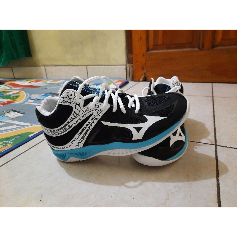 sepatu mizuno thunder blade 2 ukuran 42