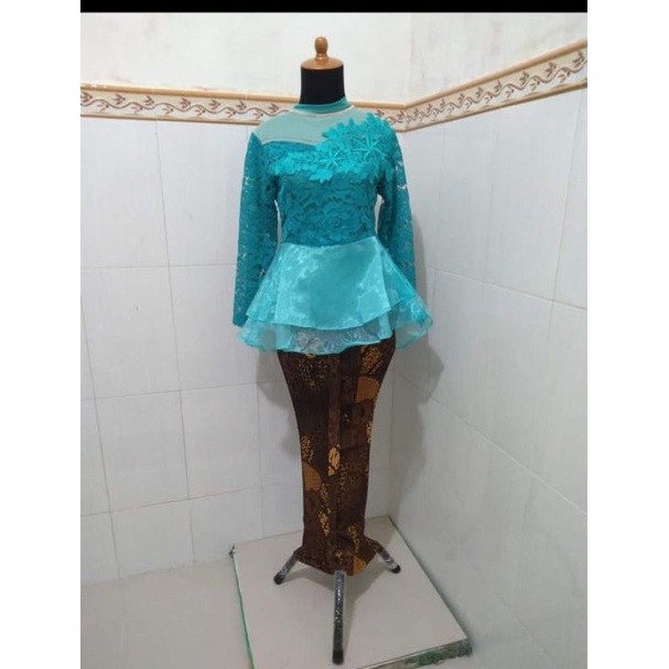 kebaya + jarik set bekas