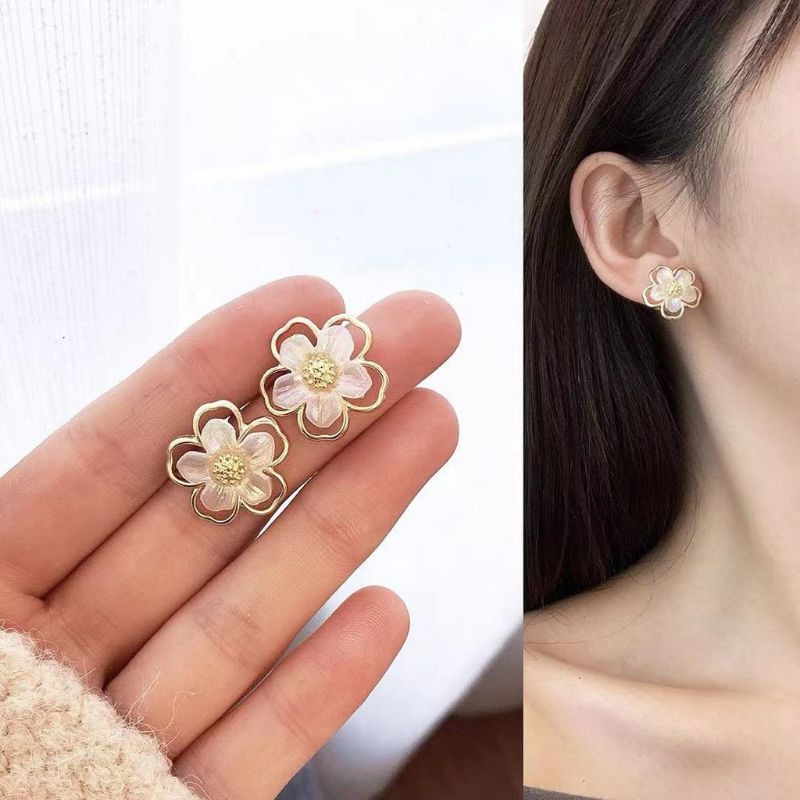 Anting Fashion Wanita/Anting Korea/Anting Bentuk Bunga