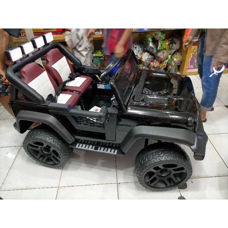 MOBIL AKI JEEP WRANGLER STYLE  SIZE JUMBO BODY CAT PAITING~MAINAN MOBIL AKI 12VOLT 4 WD