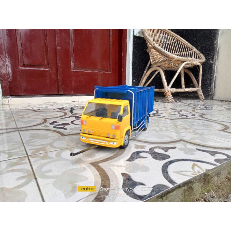 miniatur truk umplung skala 1/16