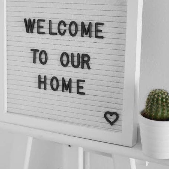 

☏ all white letter board ♡
