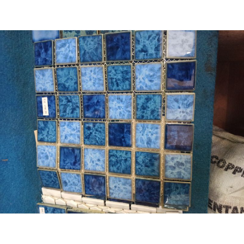 kolam renang mosaic kuda laut mass