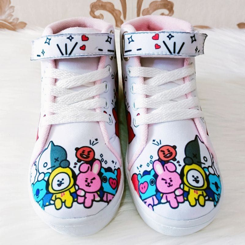 Sepatu boots anak motif imitasi BTS